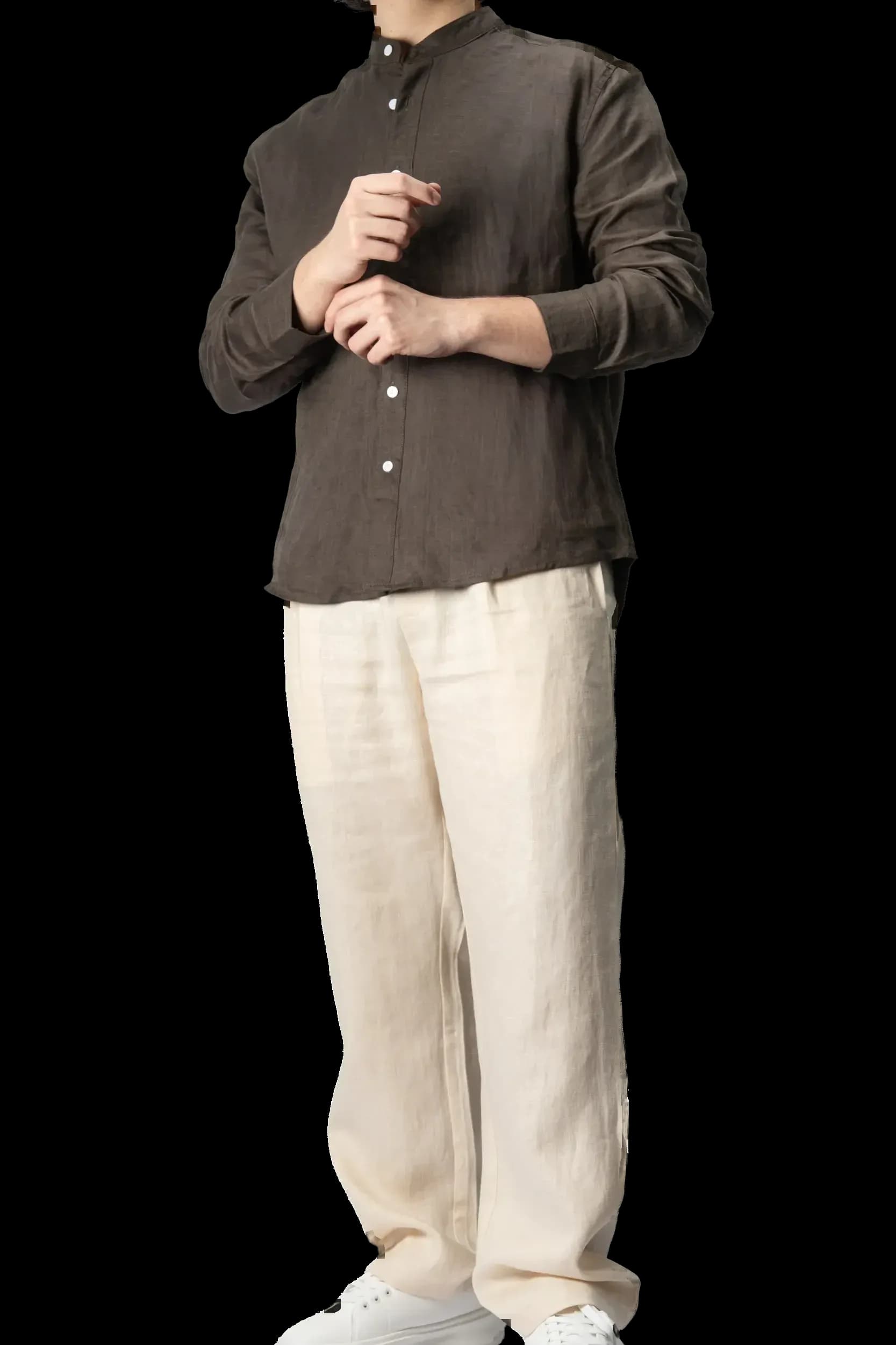 Model: olive shirt with beige trousers, front