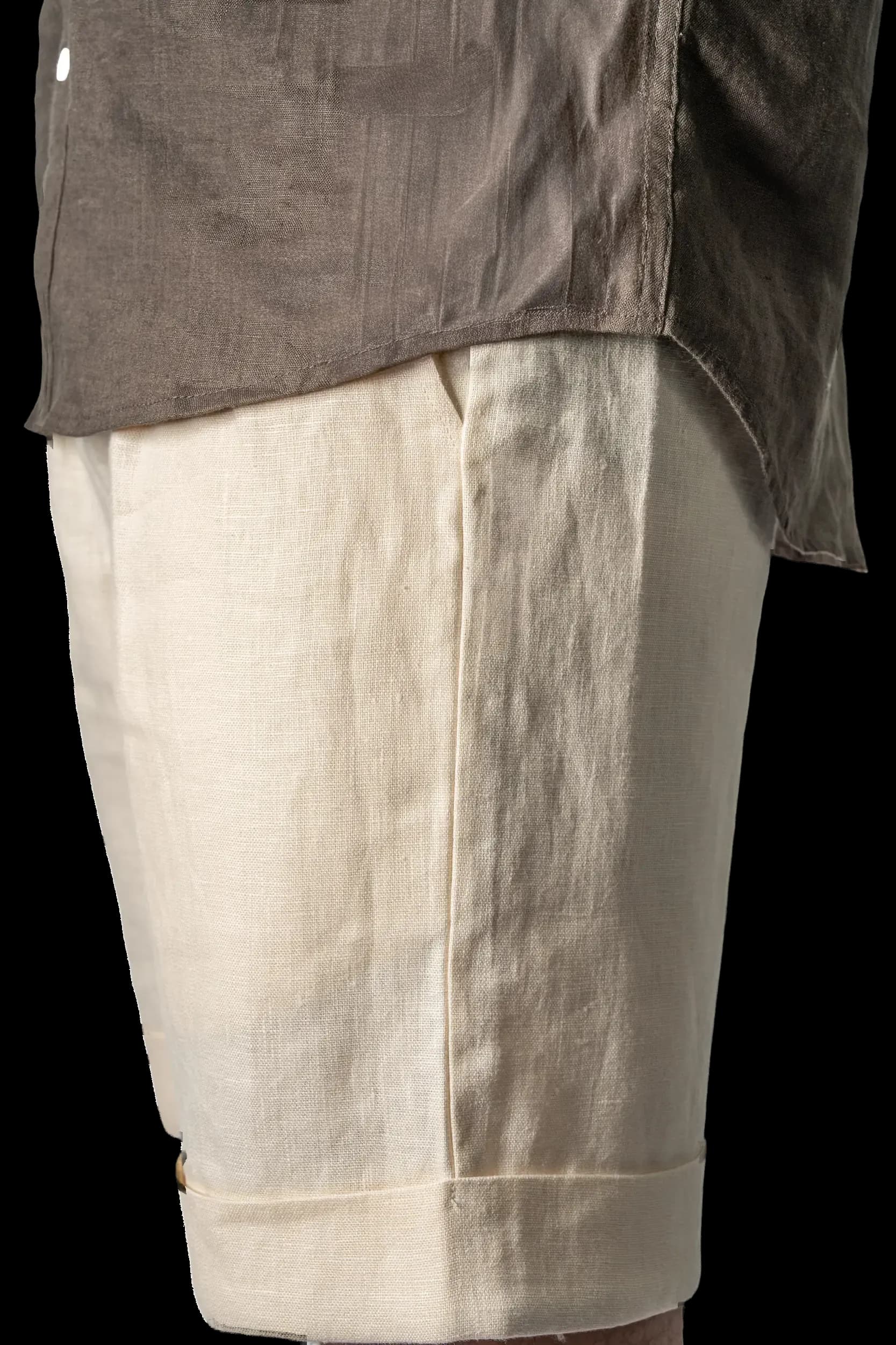Beige shorts with shirt hem, detail
